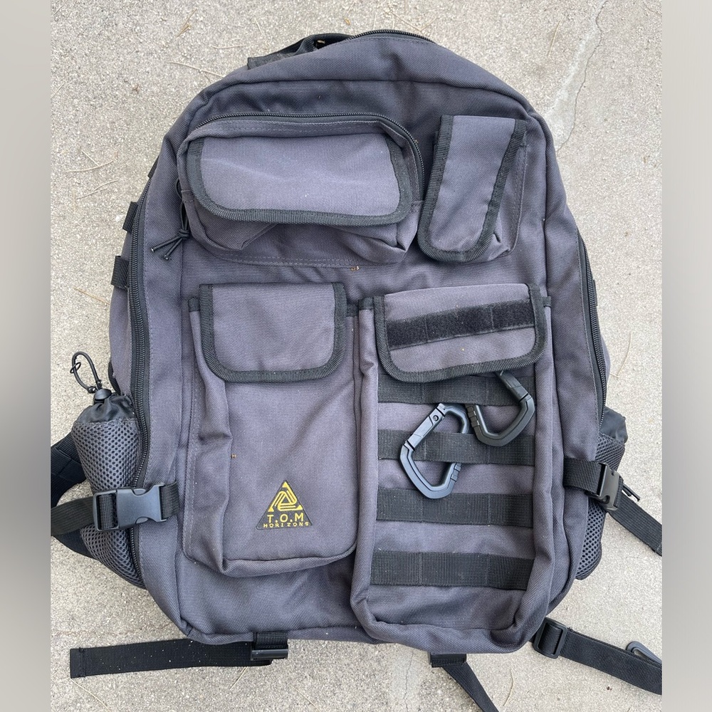 T.O.M Horizons men’s sling Diaper bag in excellent condition